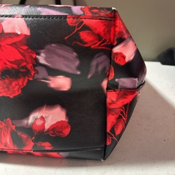 Victoria's secret bag Rose Floral Print Tote Shoulder Bag Black Red - Picture 5 of 9